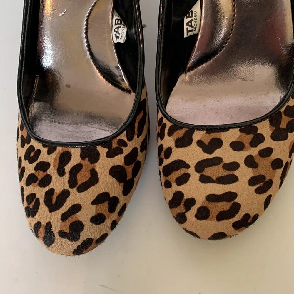 MERONA Leopard Skin Leather Pumps Size 8.